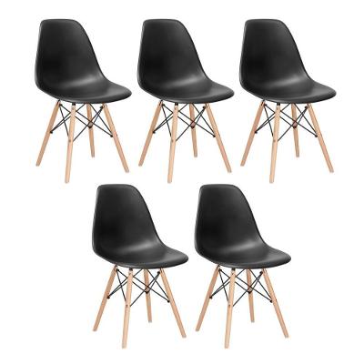Kit 5 Cadeiras Charles Eames Eiffel Dsw Com Pés De Madeira Clara Preto