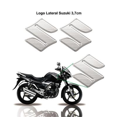 Adesivo Moto Logo Suzuki Modelo Original Escovado Resinado 3,7 X 3,7 Cm Cinza