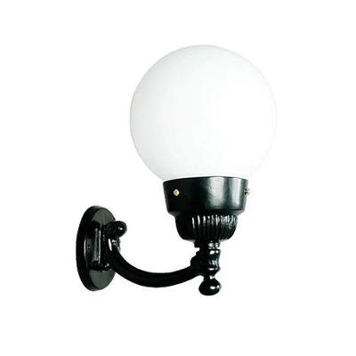 Luminária Globo Pequena 2 com Braço Externa Alumínio 31cm
