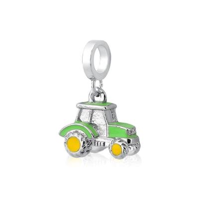 Charm Trator Esmaltado Com Revestimento Prateado Cor Verde