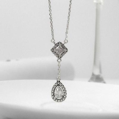 Colar Com Pingente Gota Cravejado Zircônias Prata 925