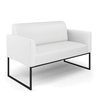 Sofá Namoradeira Base Industrial Preto Marisa Corino D03 - D\'rossi Cor Branco