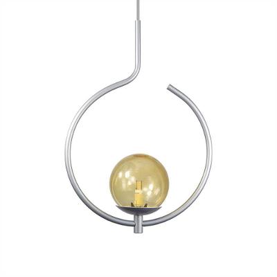 Pendente Lustre On Loop Prata Com Globo De Vidro âmbar