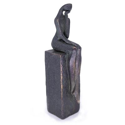Escultura Decorativa Pessoa Sentada Em Poliresina Cobre 21,5 Cm F04 - D'rossi