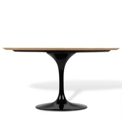 Mesa De Jantar Tulipa Saarinen Oval 244x137 Cm Tampo Imbuia Base Branca
