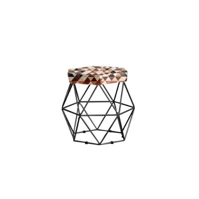 Puff Decorativo Onix Com Armação Preto Para Sala Em Suede