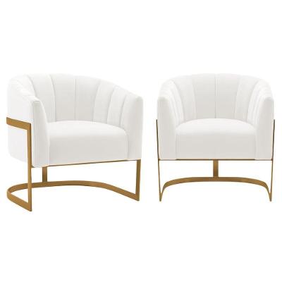 2 Poltronas Decorativas Sala De Estar Recepção Mavie Base De Ferro Dourado Bouclé Adj Decor Branco