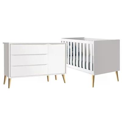 Quarto Com Berço Theo E Cômoda Com Porta Branco Fosco E Pés Madeira Natural - Reller Móveis Branco Fosco