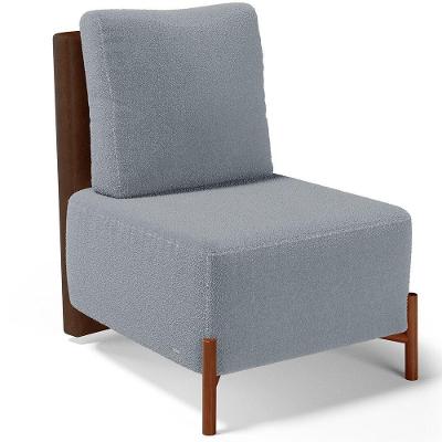 Poltrona Decorativa Living Pés Madeira Hungria L02 Couríssimo Marrom Bouclê Cinza - Lyam