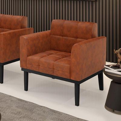 Poltrona Decorativa Pés Fixo Em Madeira Preto Pu Nozes