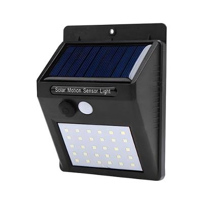 Lâmpada Luminária Solar Com 30 Leds Sensor De Presença Recarregável Quintal E área Externa