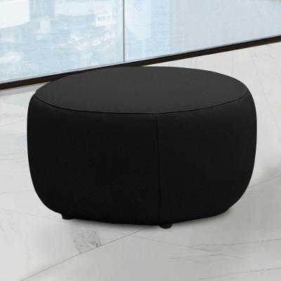 Puff Decorativo Mariele Sala De Estar Pés Em Madeira Couro Preto G88 - Gran Belo