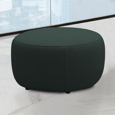 Puff Decorativo Mariele Sala De Estar Pés Em Madeira Couro Verde Musgo G88 - Gran Belo
