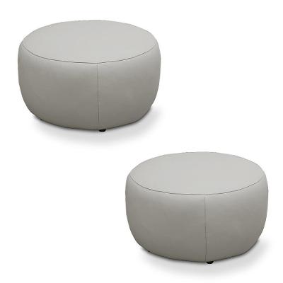 Kit 2 Puffs Decorativos Mariele Sala De Estar Pés Em Madeira Couro Off White G88 - Gran Belo