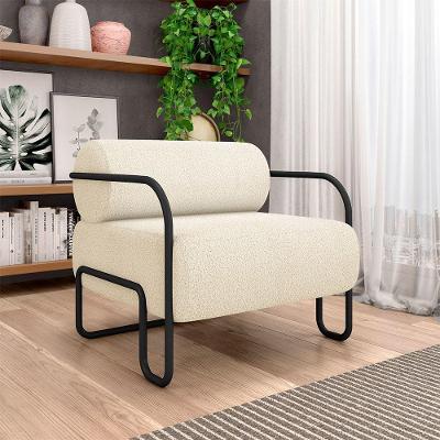 Poltrona Decorativa Sala De Estar Polatsk Base Industrial De Ferro Bouclê Off White G33