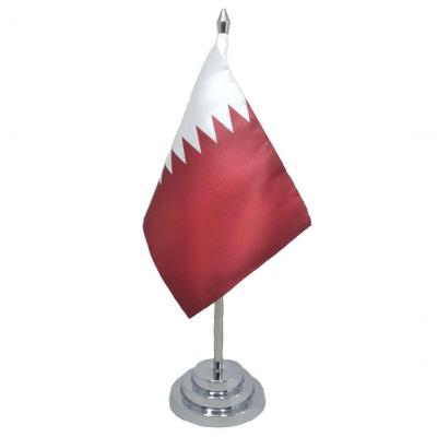 Bandeira De Mesa Dupla Face Catar Com Mastro 30 Cm Cetim