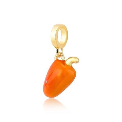 Charm Caju Revestido Em Ouro