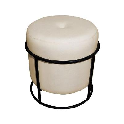 Puff Decorativo Redondo Para Sala Argola Pérola Bege Base Pés preto tecido veludo