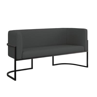 Sofá Namoradeira Corino 2 Lugares Moderna Base Metal Preta Cinza