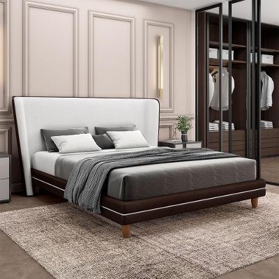 Conjunto Cama Com Cabeceira Casal Torres Pés Em Madeira Pu/bouclê Marrom/off White G91 - Gran Belo