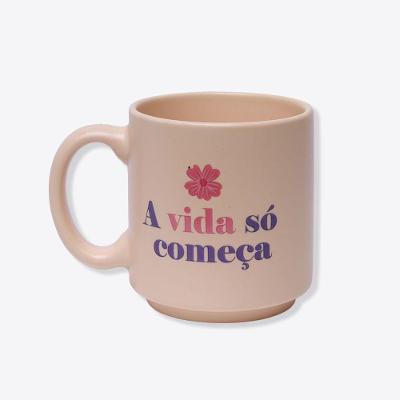 Caneca Mini Tina Floral A Vida Começa Zonacriativa