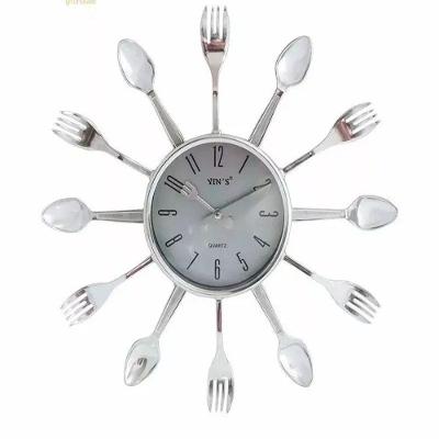 Relogio Parede Cozinha Talheres Estilo Aluminio Retro Decorativo Quartz Prateado Luxo