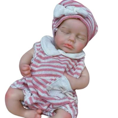 Bebê Reborn Menina Toda De Silicone Sólido Artesanal Olhos Fechados Cabelo Implantado Fio A Fio