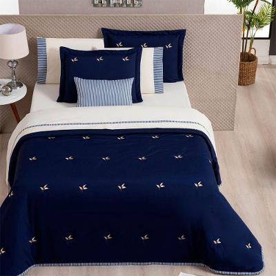 Kit Cobre Leito Colcha King Plisse 5 Peças 200 Fios Bordado Azul 100% Poliéster