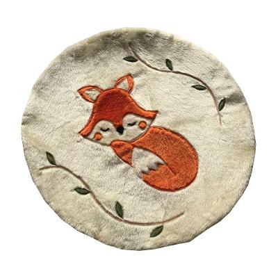 Tapete Pelúcia Infantil Raposa Galhos 90x90cm Decorativo Quarto Fofo Macio Emborrachado