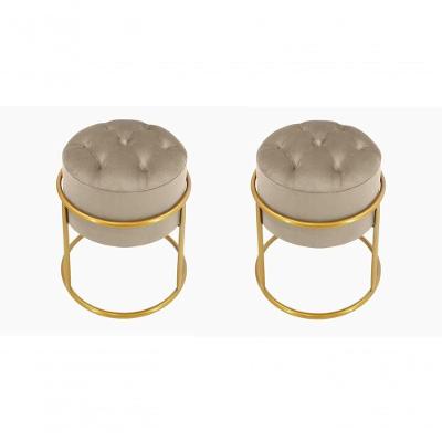 Kit 2 Puff Banqueta Estofado Decorativo Base De Ferro Capitonê Suede Bege Eli Móveis E Decoração