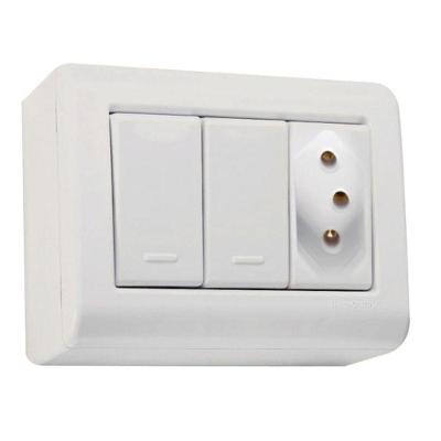 Conjunto Caixa 2 Interruptores Simples250v/ 10a E 1 Tomada 2p + T 250v/ 10a - Tramontina