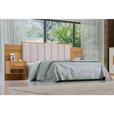Cabeceira Para Cama Queen Size Ripada Irís Estofada Com 2 Mesas De Cabeceira D' Doro Cinamomo-ripado