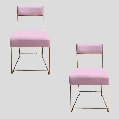 Kit 02 Cadeiras Atena Base De Ferro Maciço Dourada Suede Rosa Bebê D'classe Decor