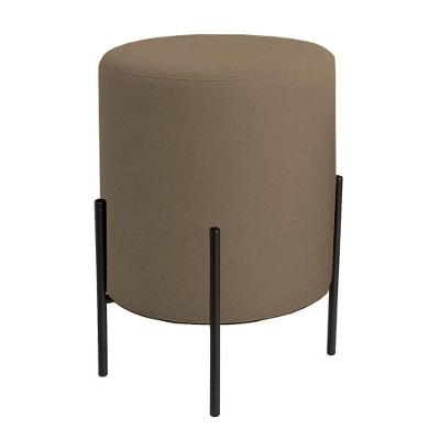 Puff Orgânico Boucle Thor Com Pés De Ferro Preto Cappuccino