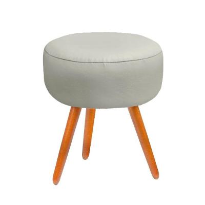Kit 2 Poltronas Decorativas Courino + Puff Redondo Pé Palito Courino Bege