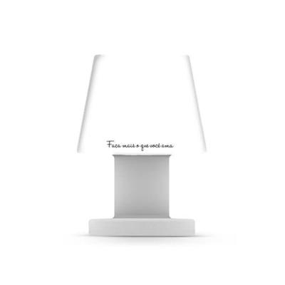 Luminária De Mesa Compacta: Design Sofisticado Para Ambientes Aconchegantes