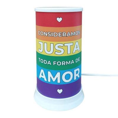 Luminária Abraço - Ilumine Seu Espaço Com Estilo E Amor Em Cada Canto!