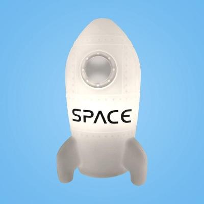 Ilumine Seu Espaço Com A Luminária Rocket: Estilo E Praticidade Em Um Controle Remoto!