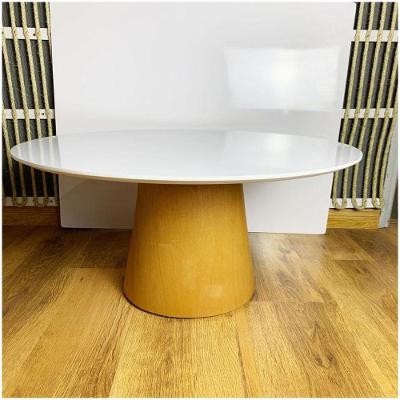 Mesa De Centro Cone Tampo 50 Cm Em Mdf Laqueado E Base Em Madeira Natural Marfim Cor Branco