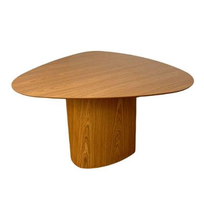 Mesa De Jantar Cone Orgânica 130x133cm Tampo Freijó Base Freijó Cor Marrom