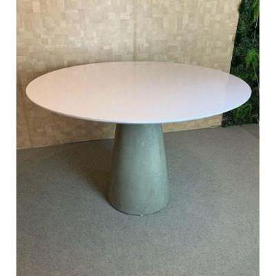 Mesa De Jantar Cone Cimento Queimado 70 Cm Tampo Branco