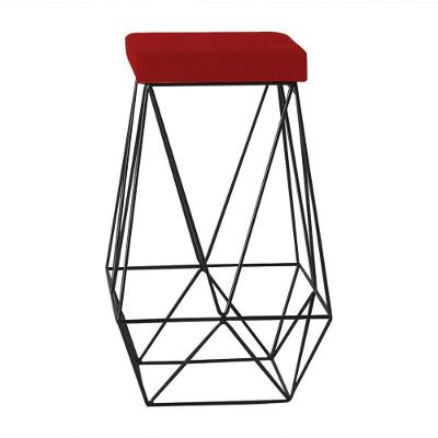 Banqueta Decorativa Kathy Preta Veludo Vermelho Gran Belo