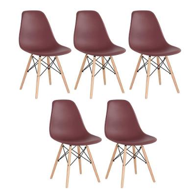 Kit 5 Cadeiras Charles Eames Eiffel Dsw Com Pés De Madeira Clara Marrom