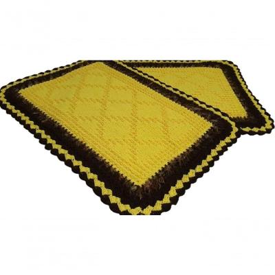 Tapete De Crochê Amarelo Artesanal.