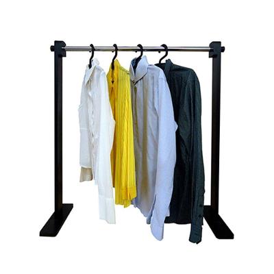Cabideiro Simples De Piso Chão Arara Camiseiro Desmontável Preto Laca