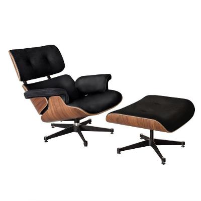 Poltrona Charles Eames Couro Com Puff Base Aluminio Preto Cor Preto