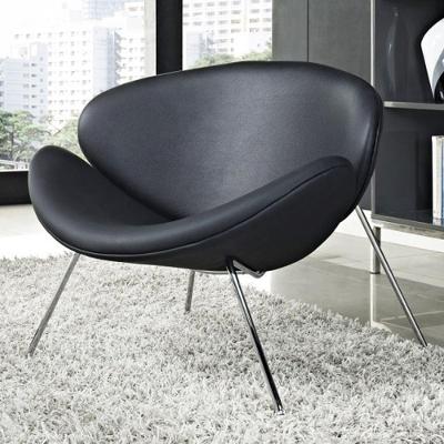 Poltrona Trevo Couro Sintético Preto Base Cromada Cor Preto