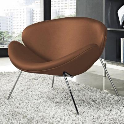 Poltrona Trevo Couro Sintético Marrom Base Cromada Cor Marrom