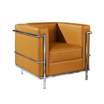 Poltrona Le Corbusier Cromado Em Sintético Caramelo Cor Amarelo