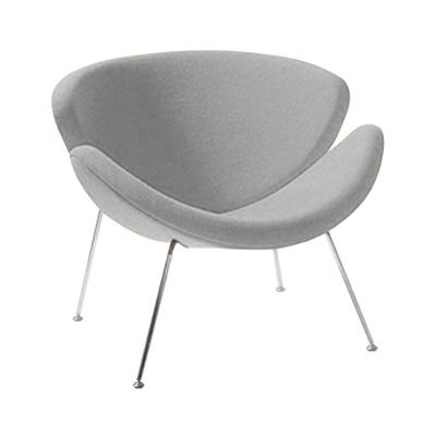 Poltrona Design Trevo Suede Cinza Base Cromada Cor Cinza